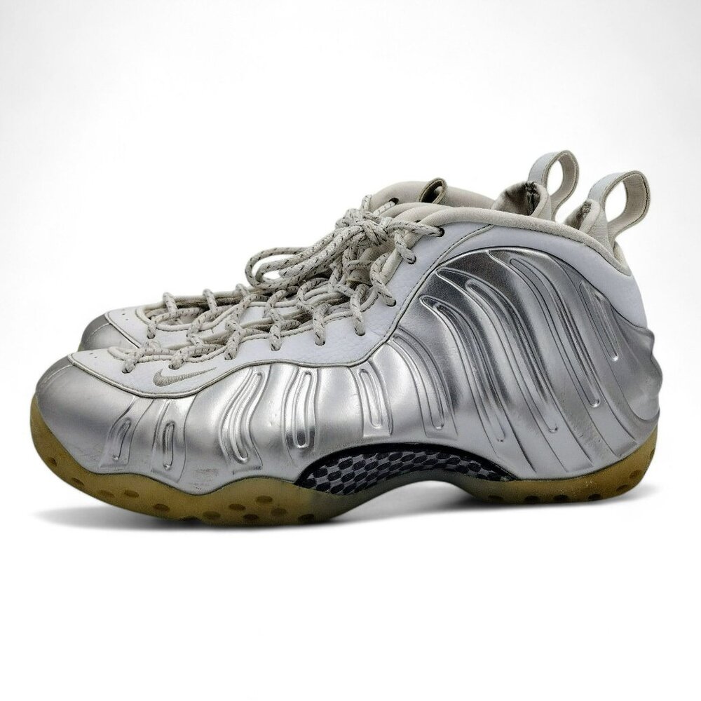 Nike Air Foamposite One Shoes Chrome White Silver AA3963-100 Women's Size 8.5
